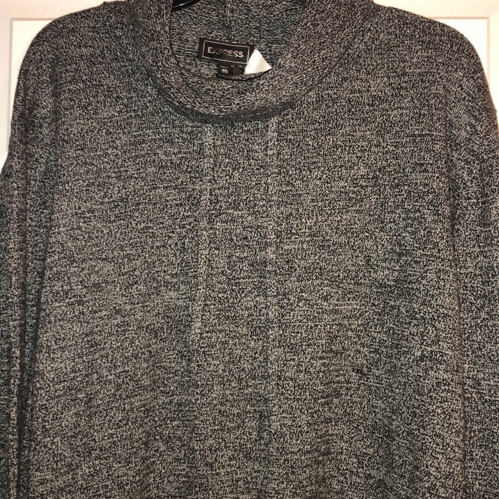 Express Pullover - Picture 3 of 8